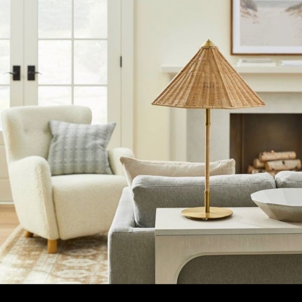 THRESHOLD STUDIO MCGEE RATTAN TABLE LAMP gold